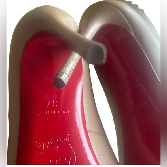 Christian Louboutin Pijiona flared collar heels and cosmetic case- - Picture 10 of 16